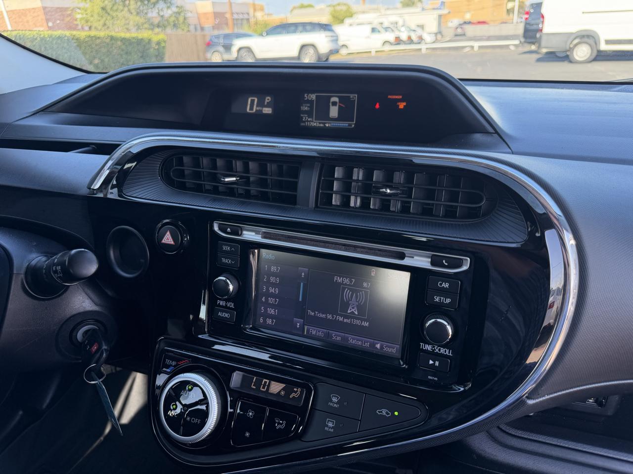 Toyota Prius C photo 19