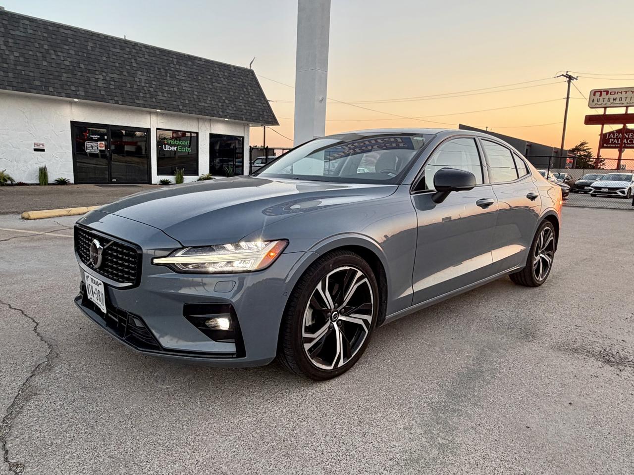 2024 Volvo S60 B5 Plus Dark