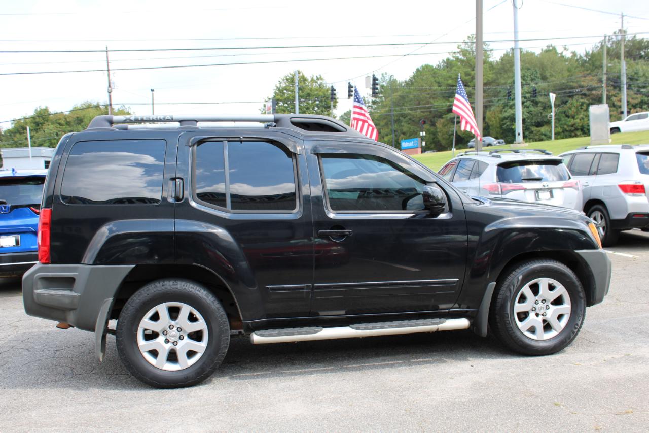 Nissan Xterra X 2WD 2010