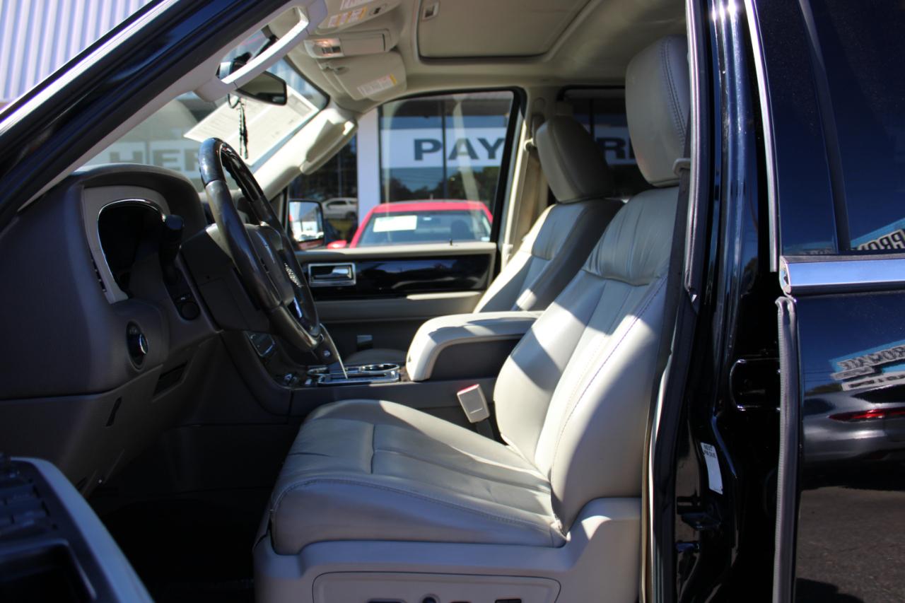 Lincoln Navigator photo 11