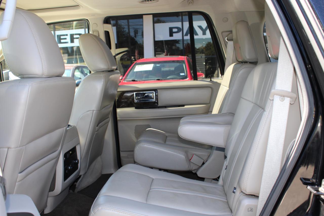 Lincoln Navigator photo 12
