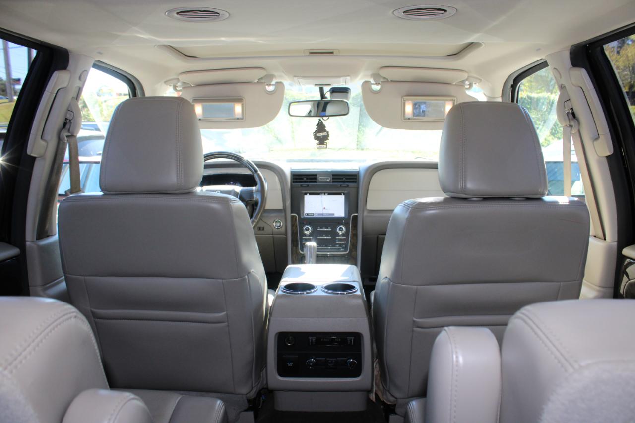 Lincoln Navigator photo 14