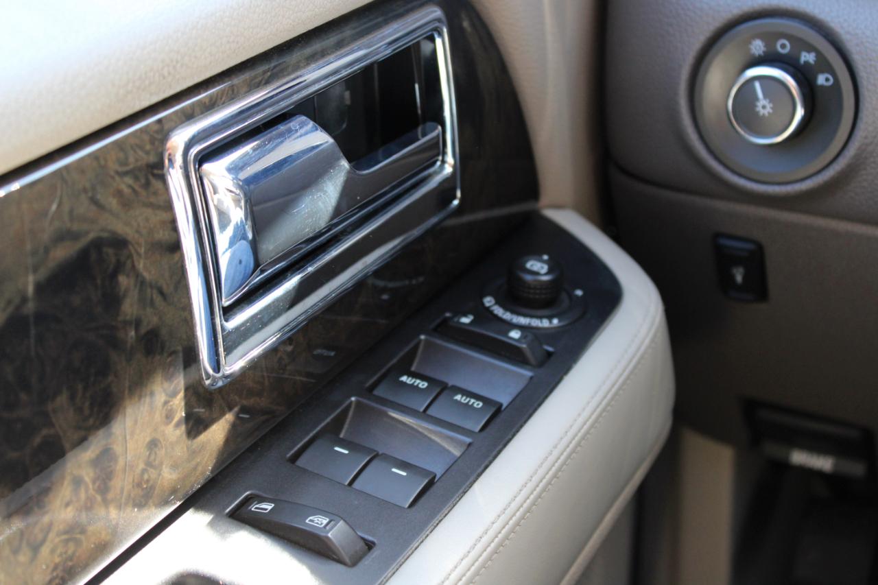 Lincoln Navigator photo 19