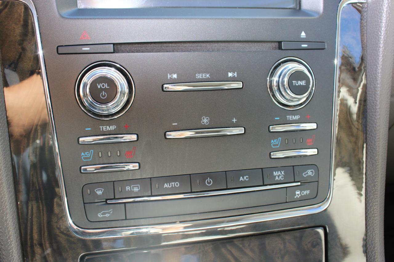 Lincoln Navigator photo 23