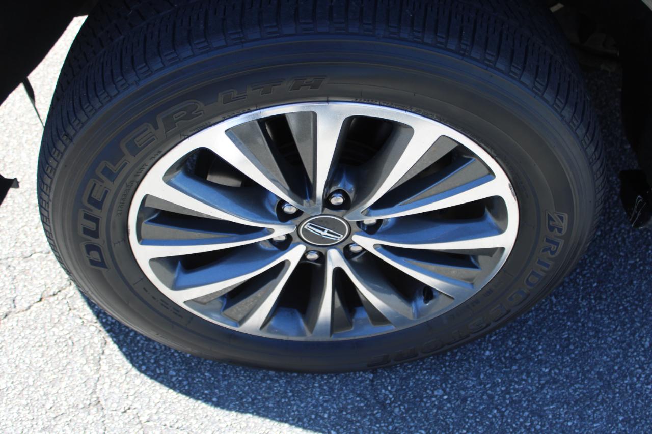 Lincoln Navigator photo 28