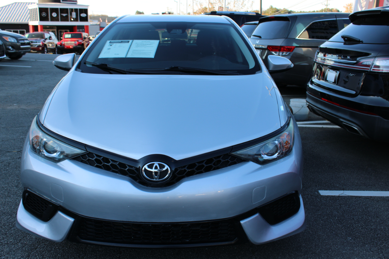 2017 Toyota Corolla iM photo 4