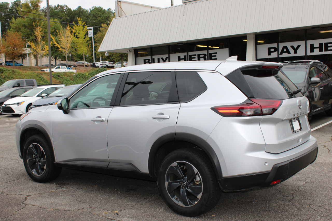 2025 Nissan Rogue SV photo 2