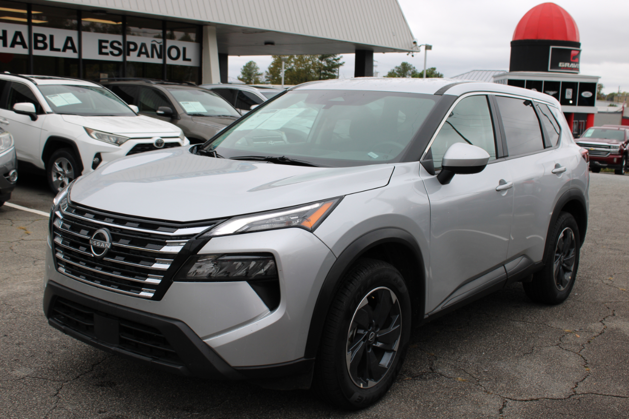 2025 Nissan Rogue SV photo 3