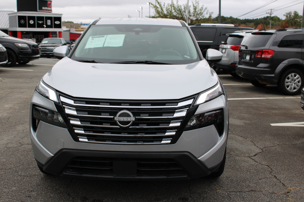 2025 Nissan Rogue SV photo 4