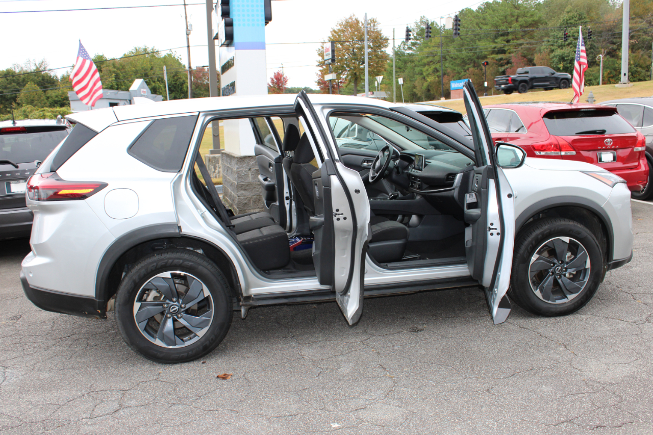 Nissan Rogue SV 2025