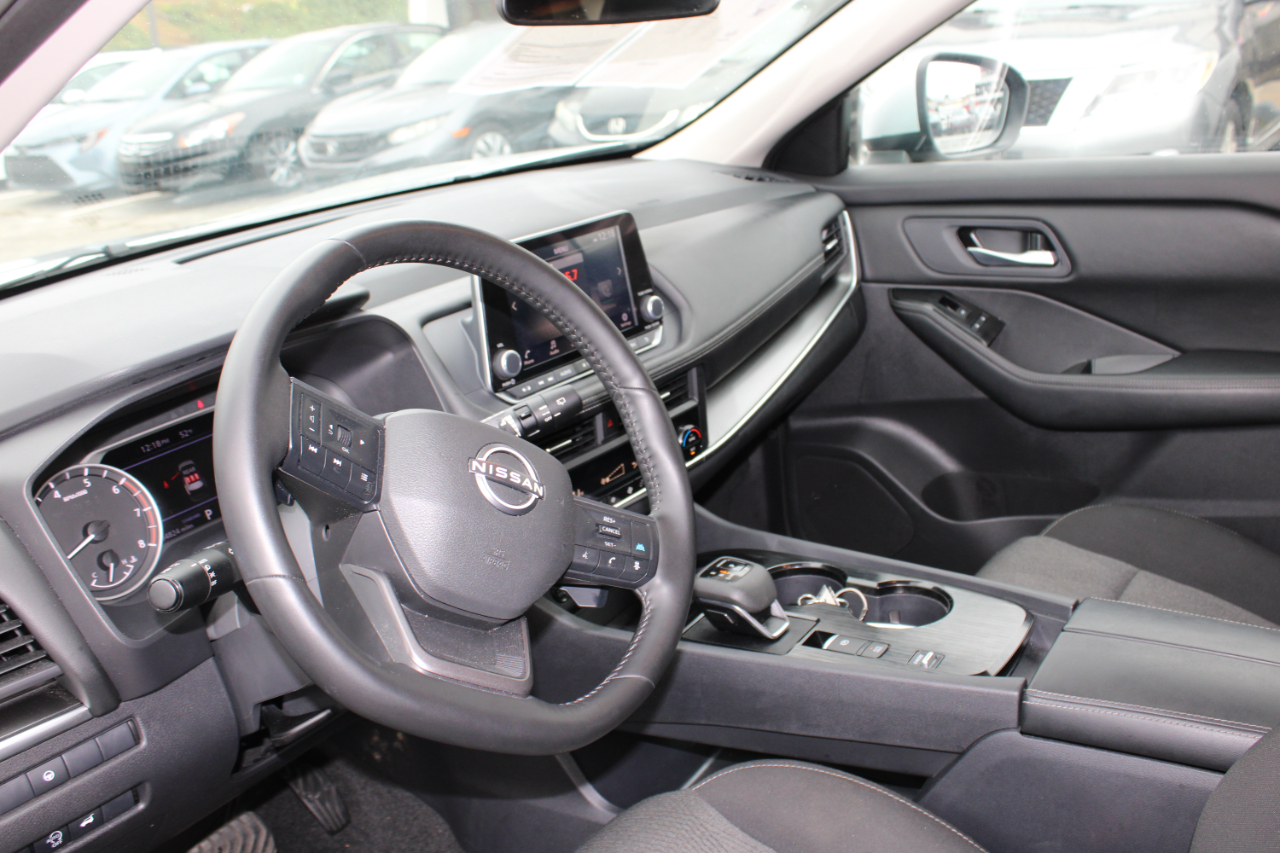 Nissan Rogue SV 2025