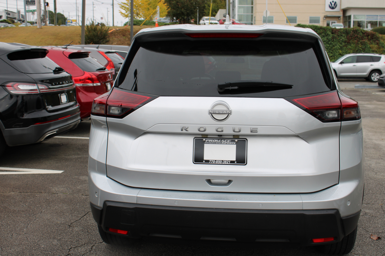 Nissan Rogue SV 2025