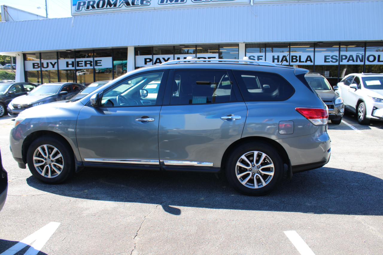 Nissan Pathfinder SV 4WD 2015 Nissan Pathfinder SV 4WD 2015