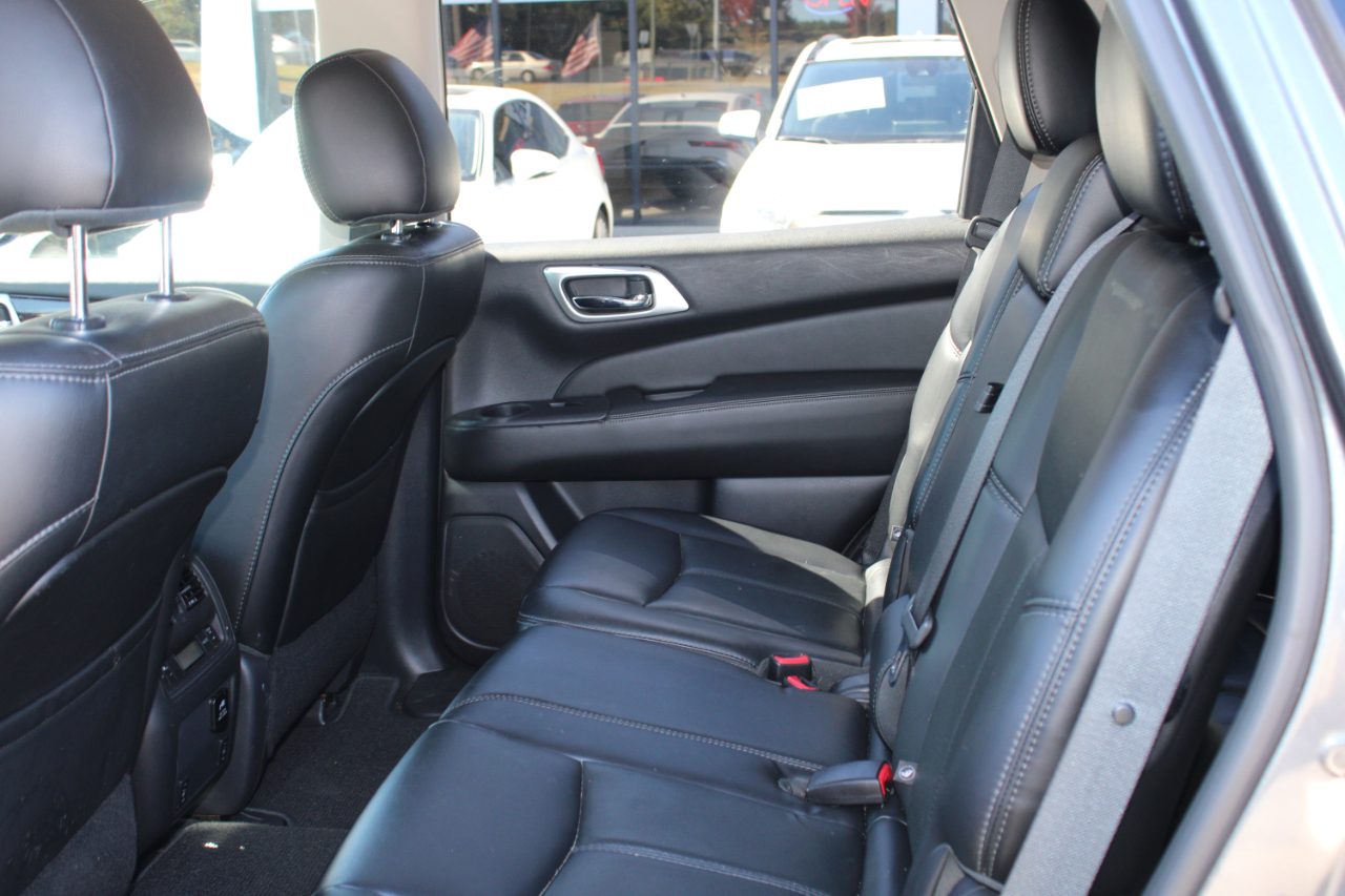 Nissan Pathfinder SV 4WD 2015 Nissan Pathfinder SV 4WD 2015