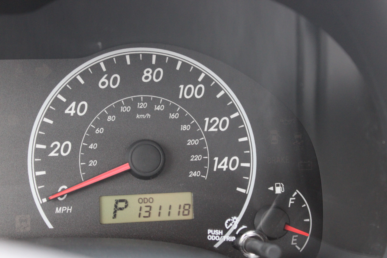 Toyota Corolla LE 4-Speed AT 2012