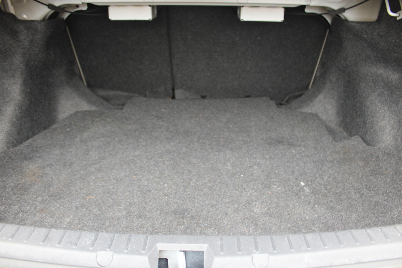 Toyota Corolla LE 4-Speed AT 2012