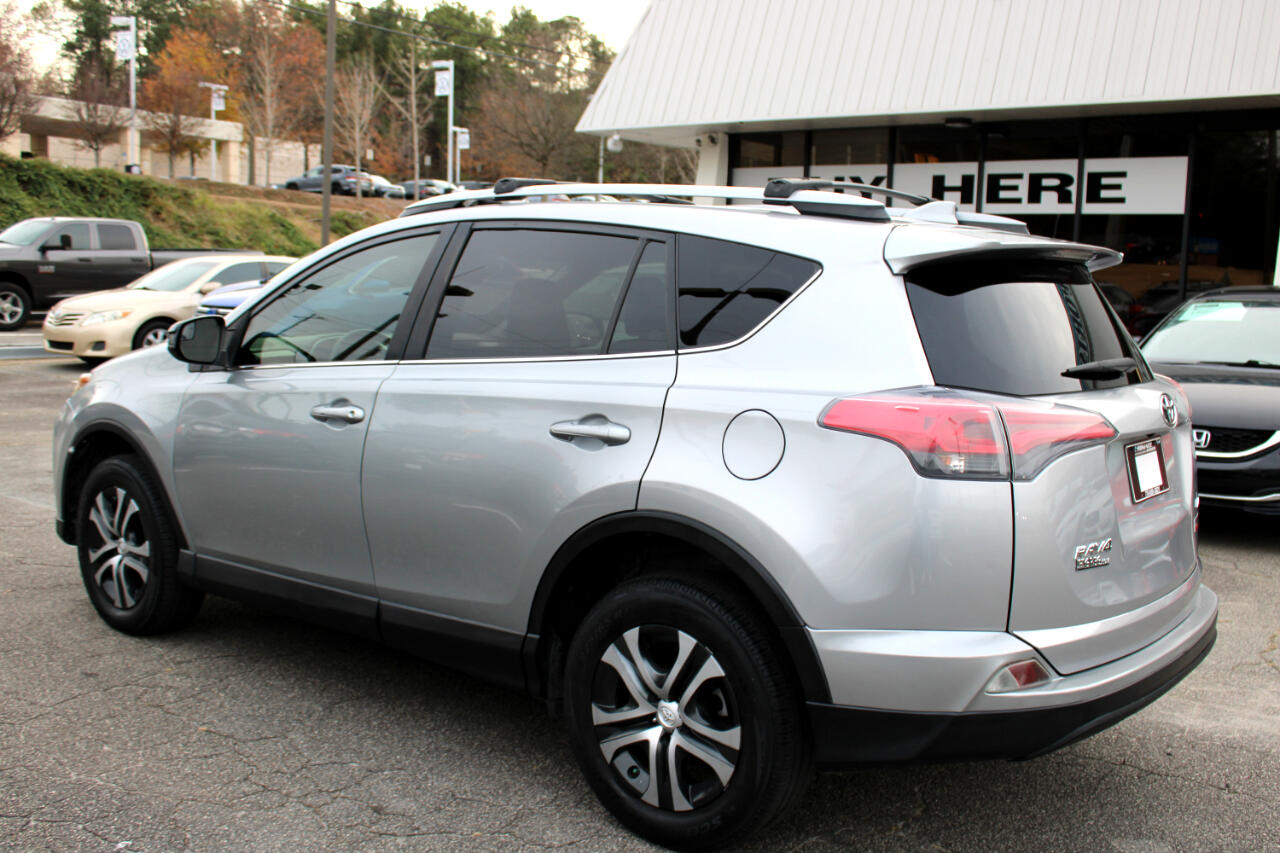 Toyota RAV4 LE FWD 2018