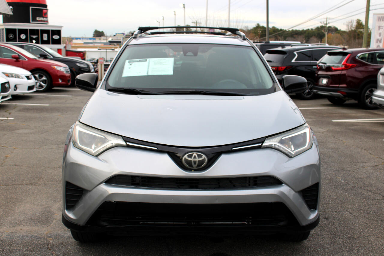 Toyota RAV4 LE FWD 2018