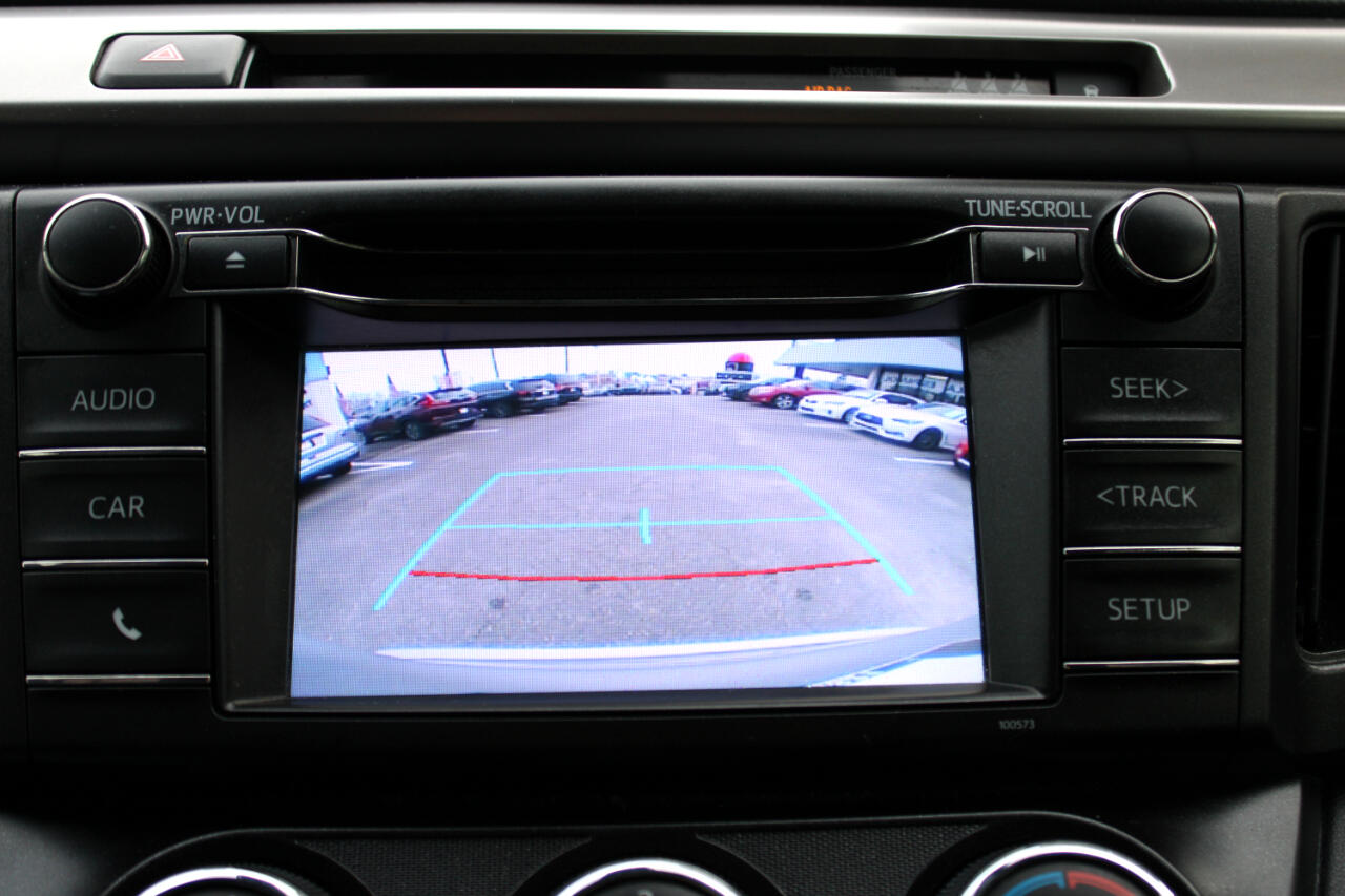 Toyota RAV4 LE FWD 2018