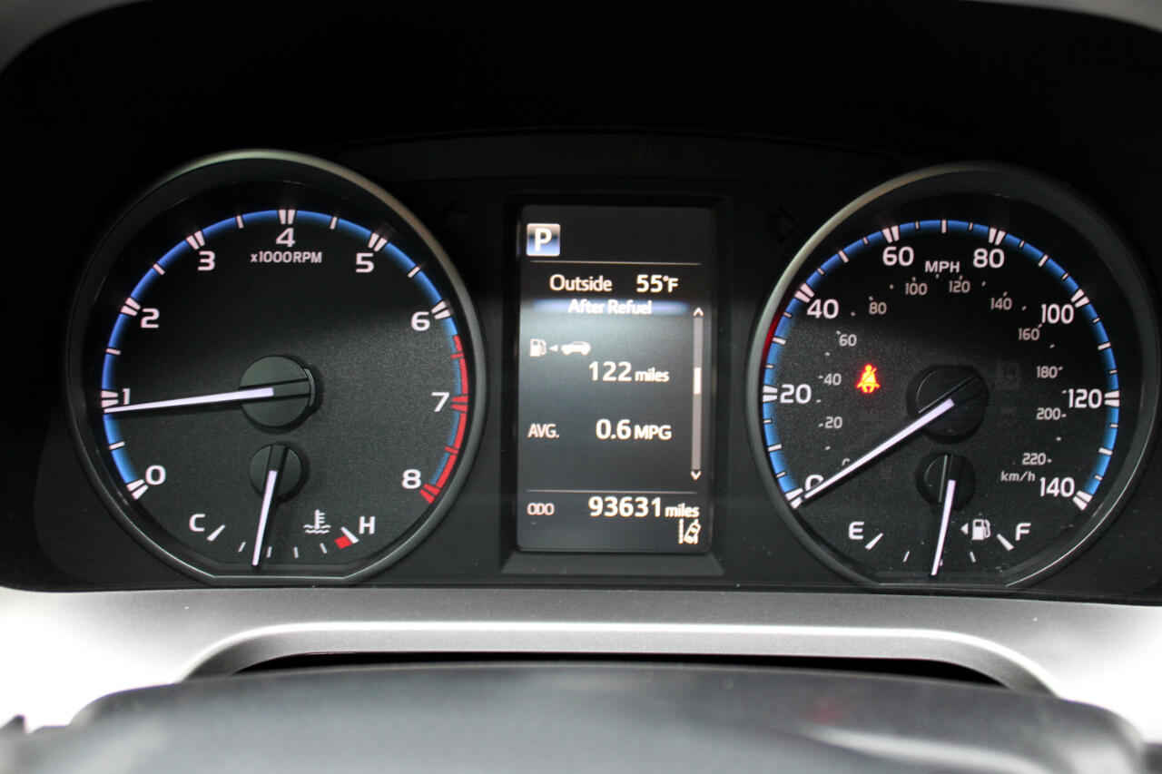 Toyota RAV4 LE FWD 2018