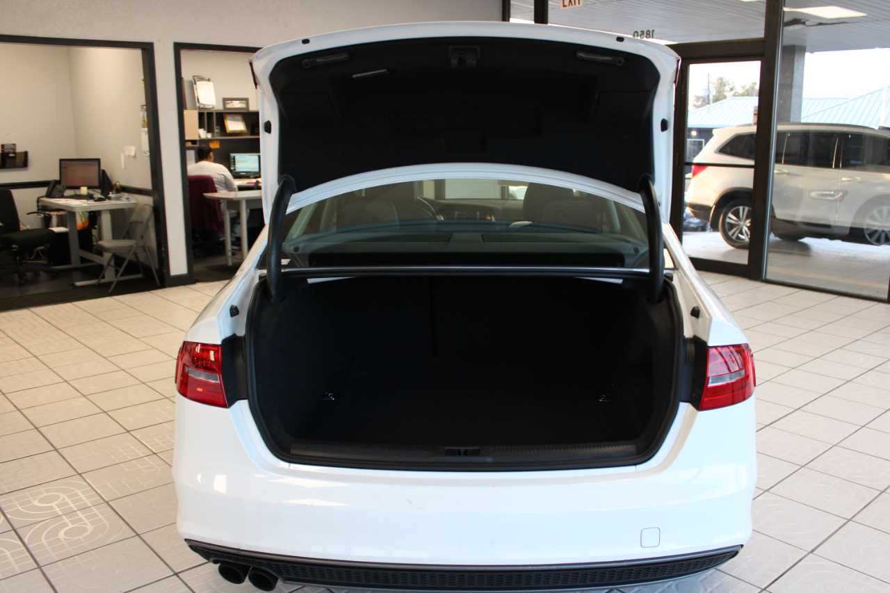 Audi A4 2.0 T Sedan FrontTrak Multitronic 2015