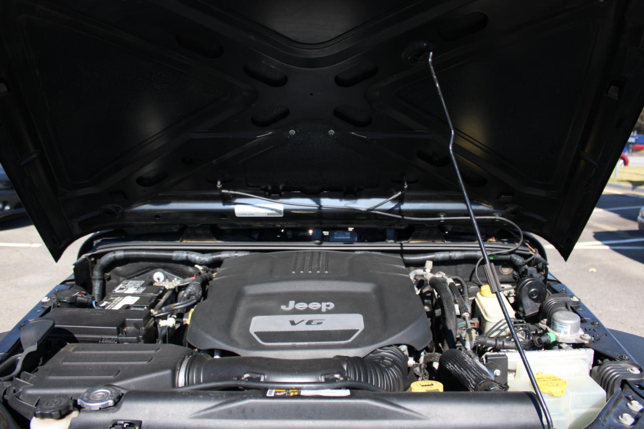 Jeep Wrangler photo 12