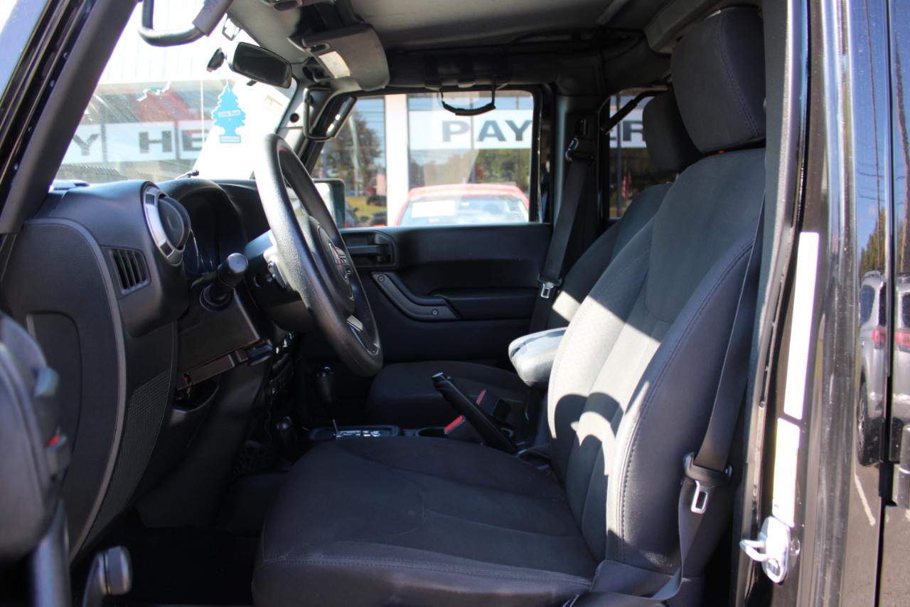 Jeep Wrangler photo 14
