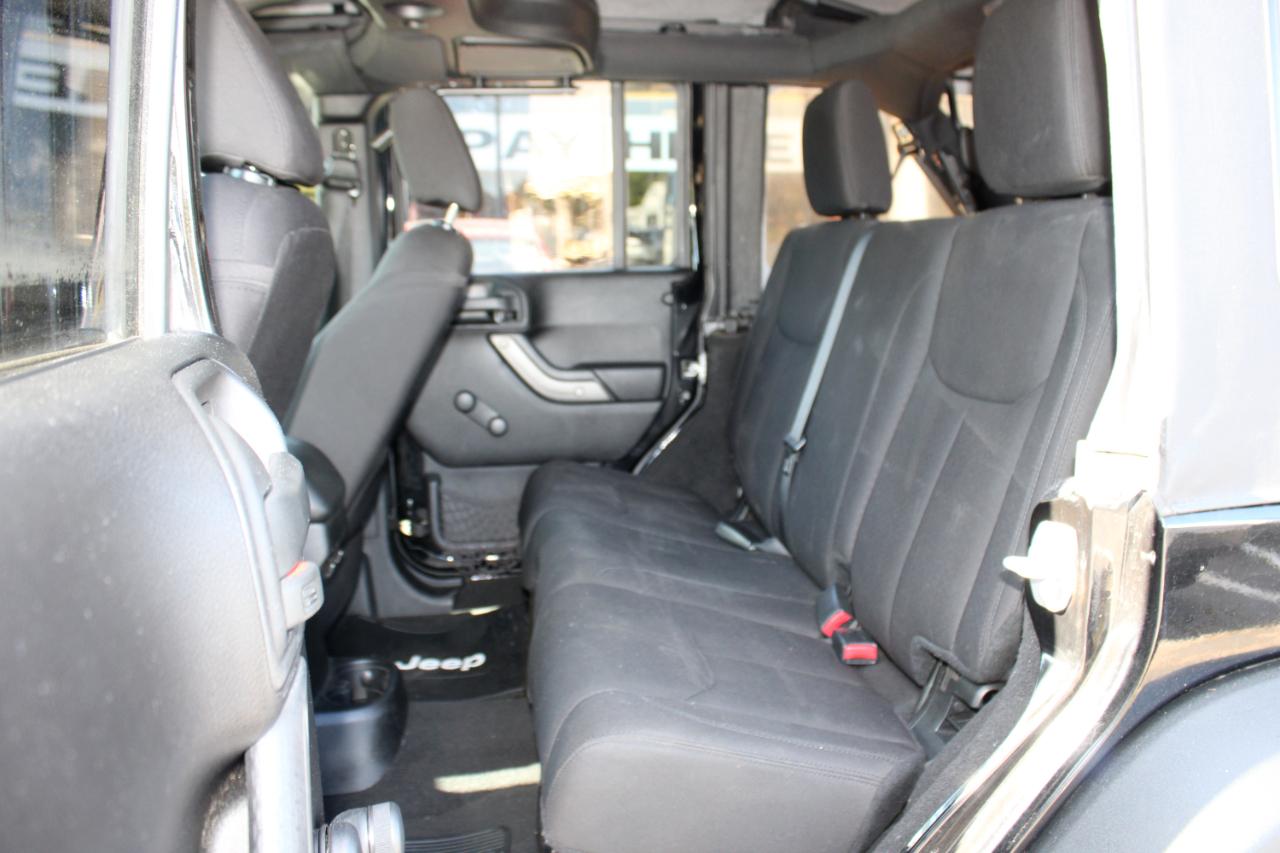 Jeep Wrangler photo 15
