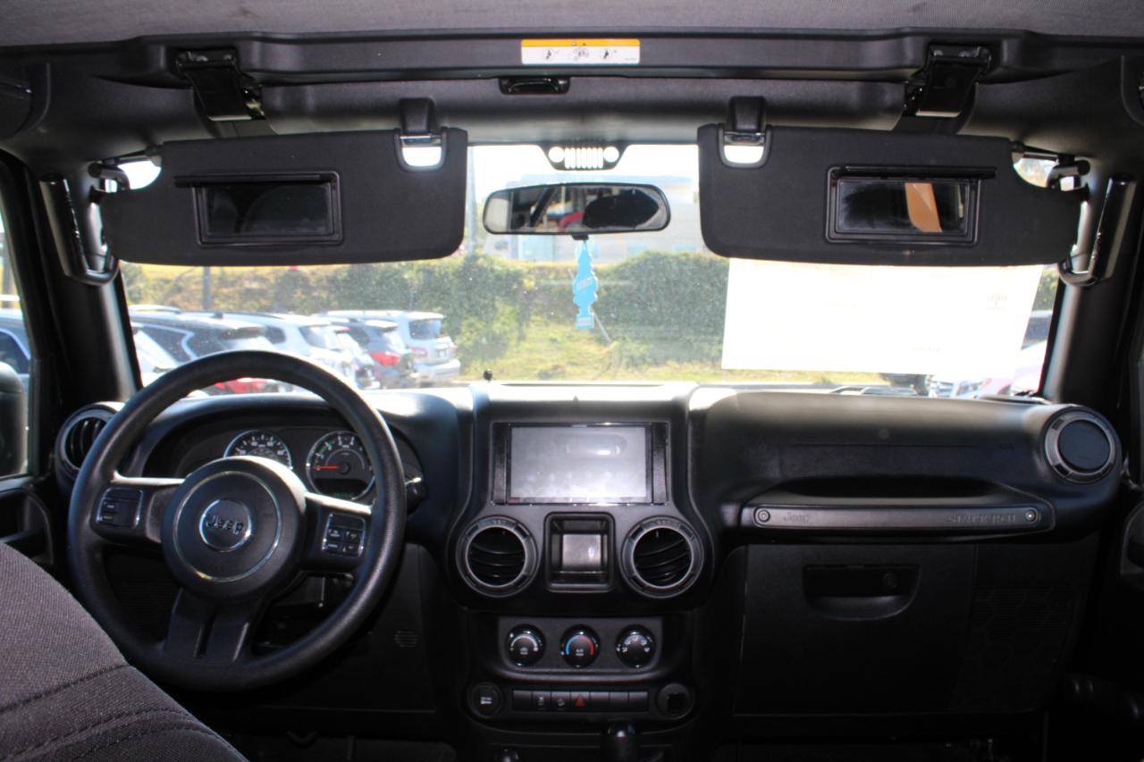 Jeep Wrangler photo 21