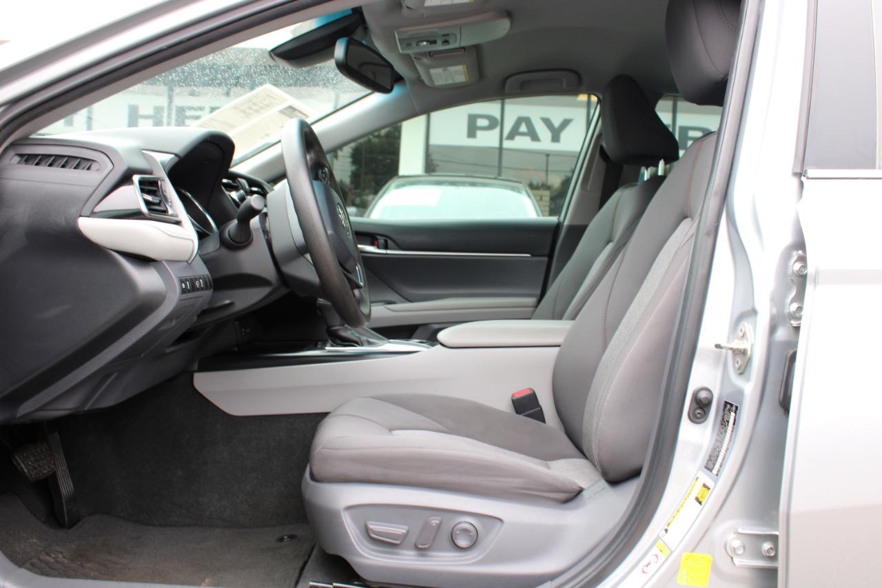 Toyota Camry LE Auto (Natl) 2019
