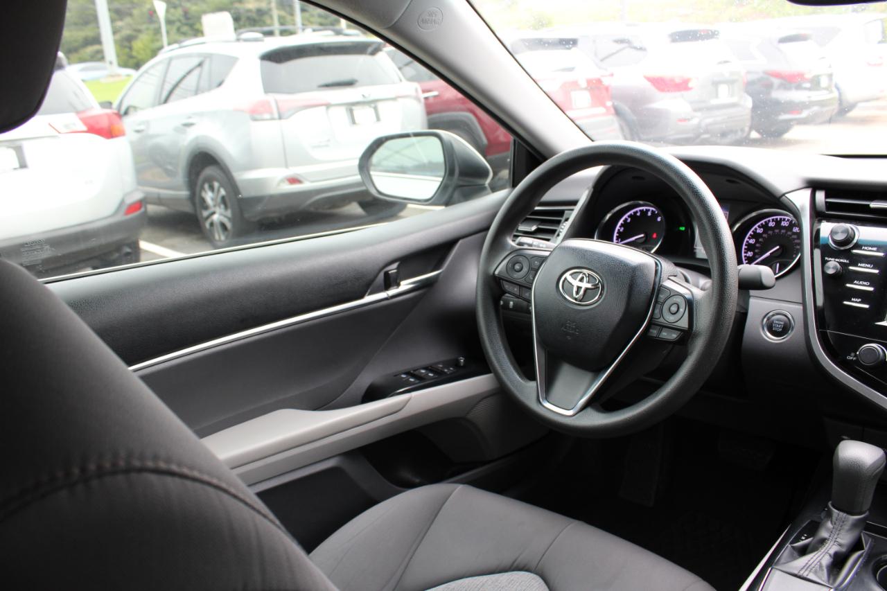 Toyota Camry LE Auto (Natl) 2019