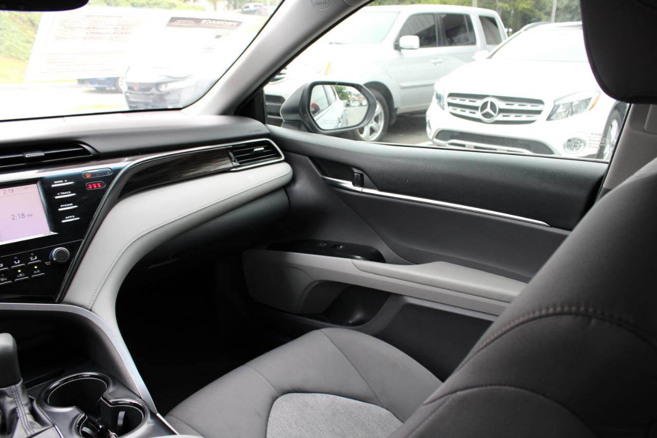 Toyota Camry LE Auto (Natl) 2019