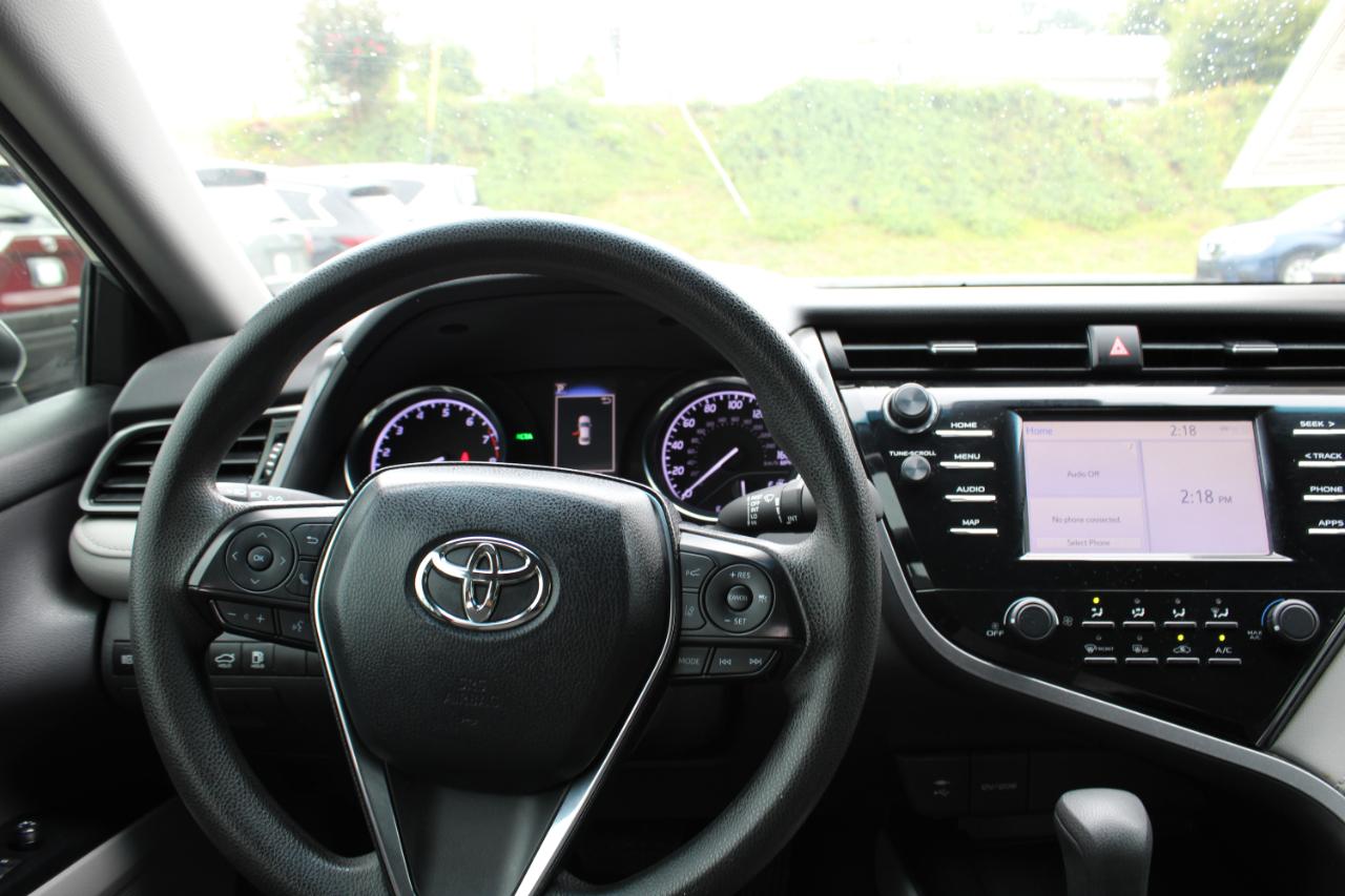 Toyota Camry LE Auto (Natl) 2019
