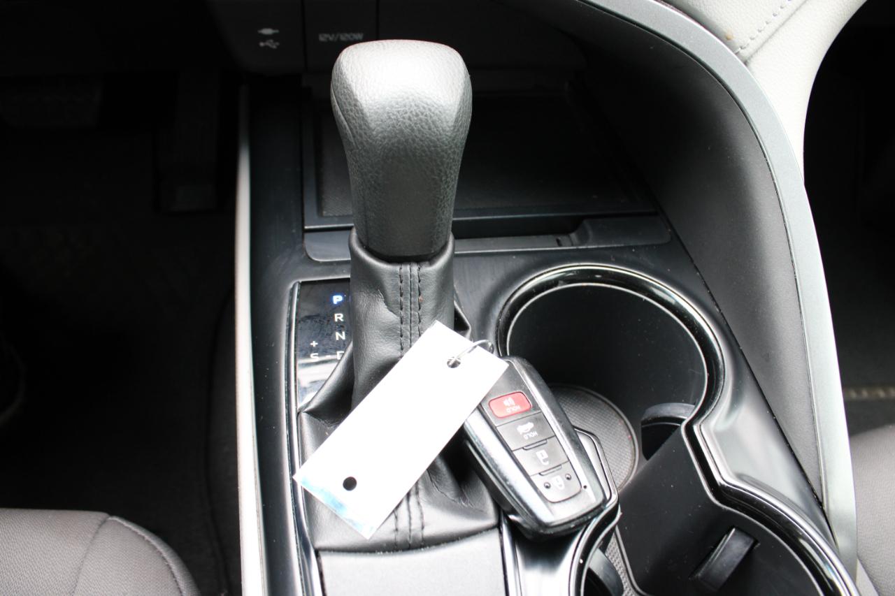 Toyota Camry LE Auto (Natl) 2019