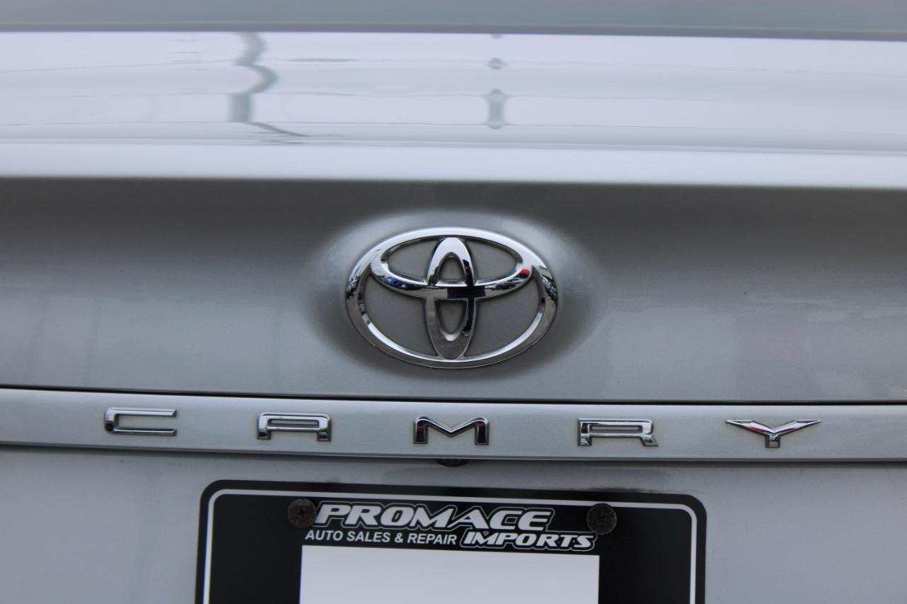 Toyota Camry LE Auto (Natl) 2019