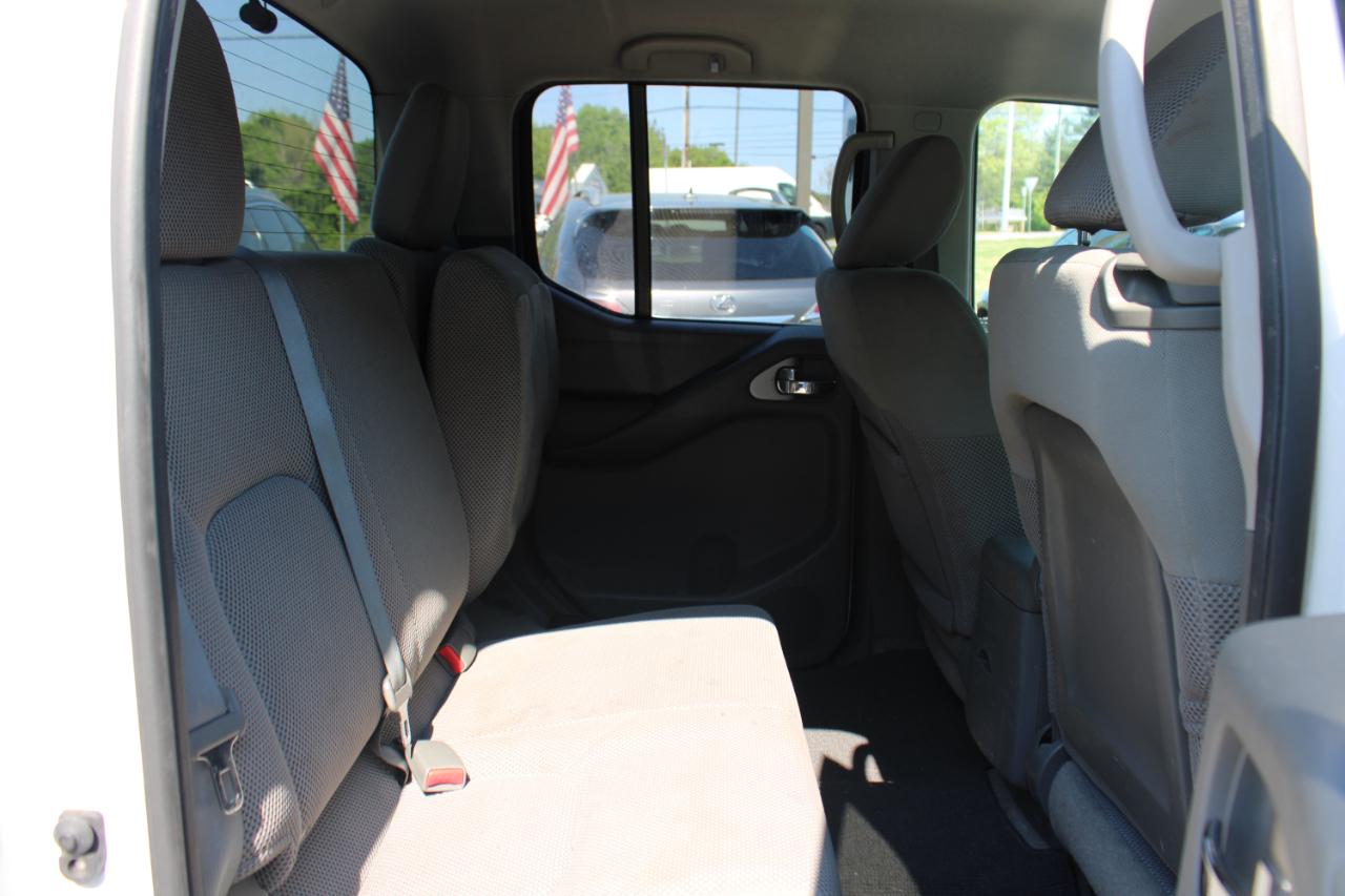 Nissan Frontier 2WD Crew Cab SWB Auto SV 2012