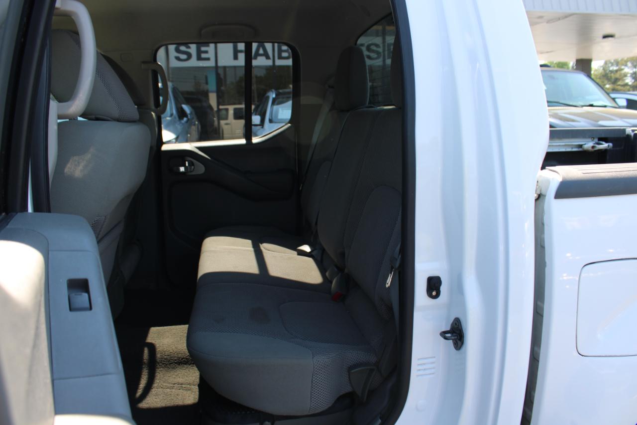 Nissan Frontier 2WD Crew Cab SWB Auto SV 2012