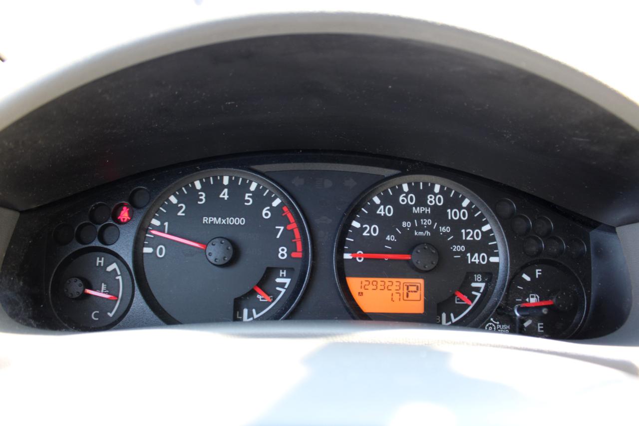 Nissan Frontier 2WD Crew Cab SWB Auto SV 2012