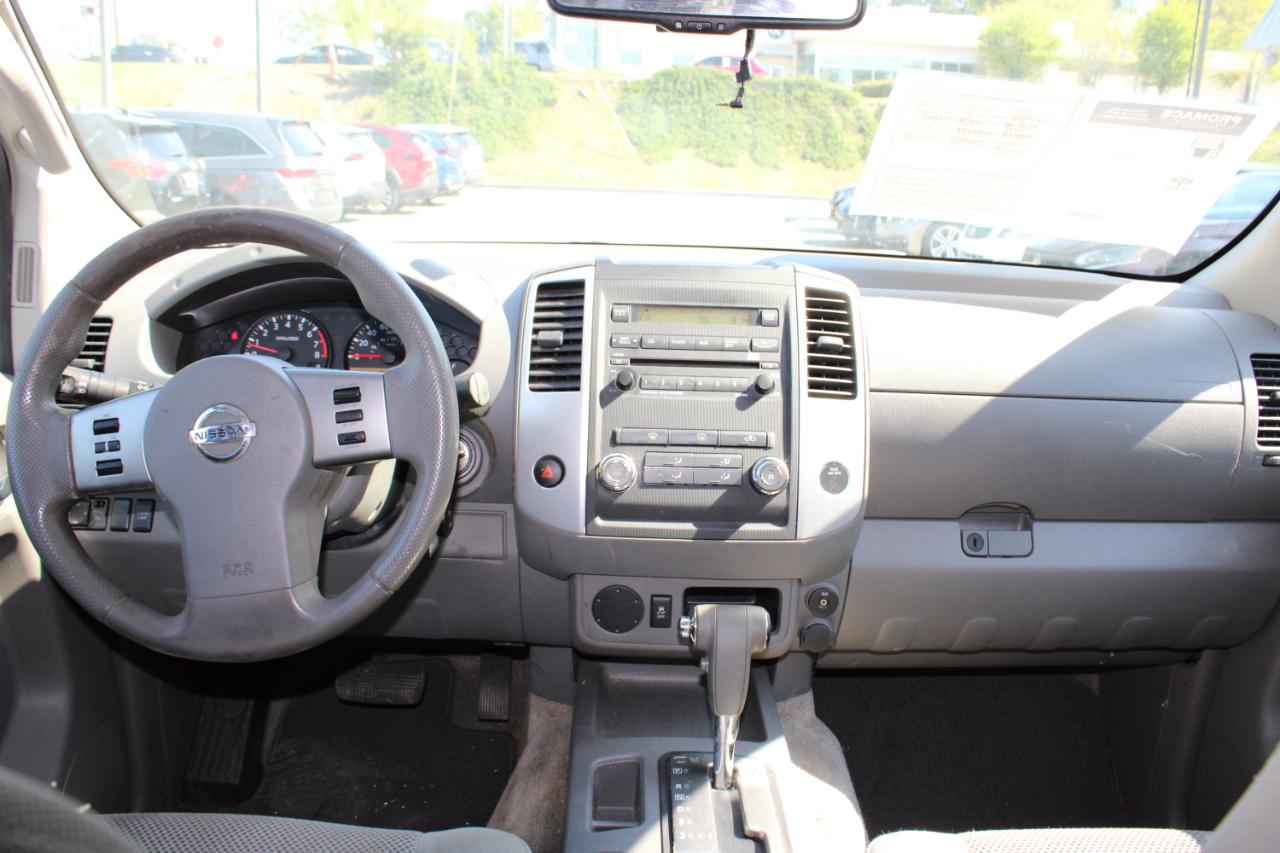 Nissan Frontier 2WD Crew Cab SWB Auto SV 2012