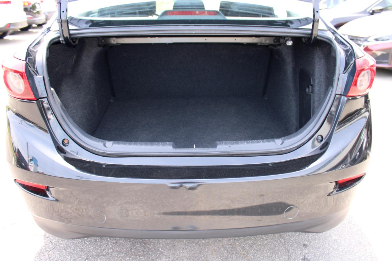 Mazda MAZDA3 4dr Sdn Man i SV 2015