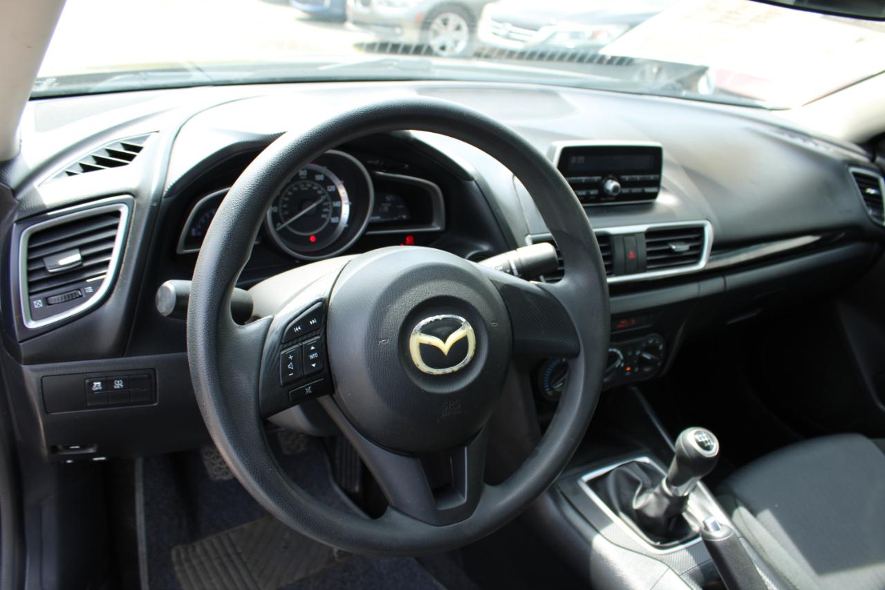 Mazda MAZDA3 4dr Sdn Man i SV 2015
