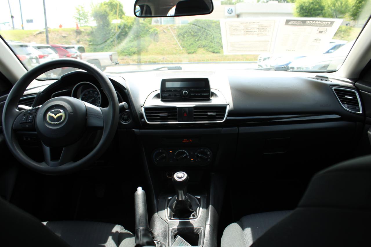 Mazda MAZDA3 4dr Sdn Man i SV 2015