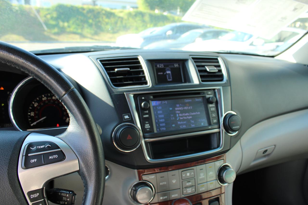 Toyota Highlander FWD 4dr V6 Limited (Natl) 2013