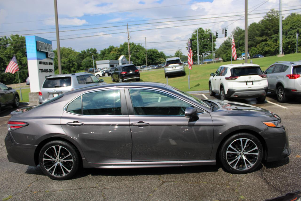 Toyota Camry XLE Auto (Natl) 2018