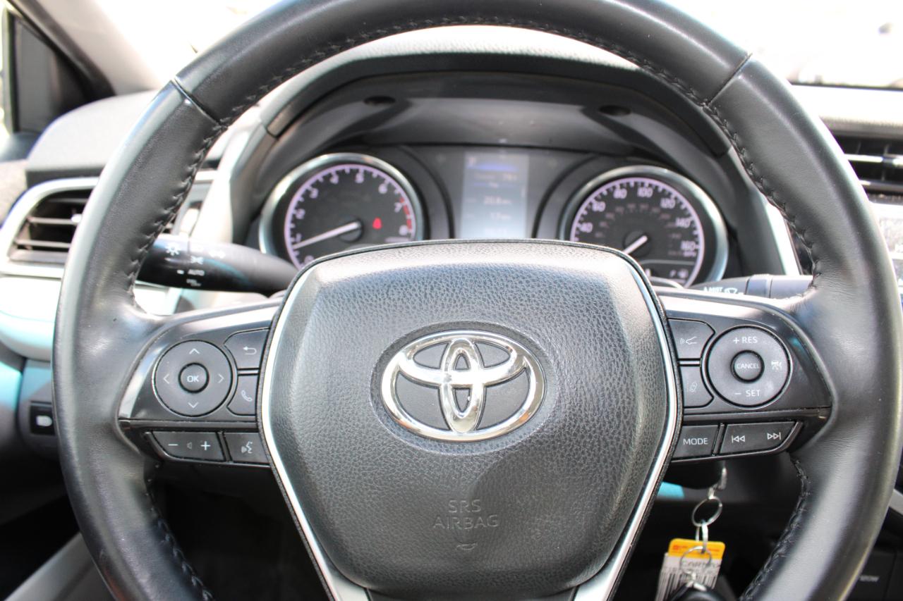 Toyota Camry XLE Auto (Natl) 2018