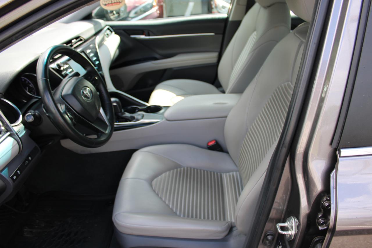 Toyota Camry XLE Auto (Natl) 2018