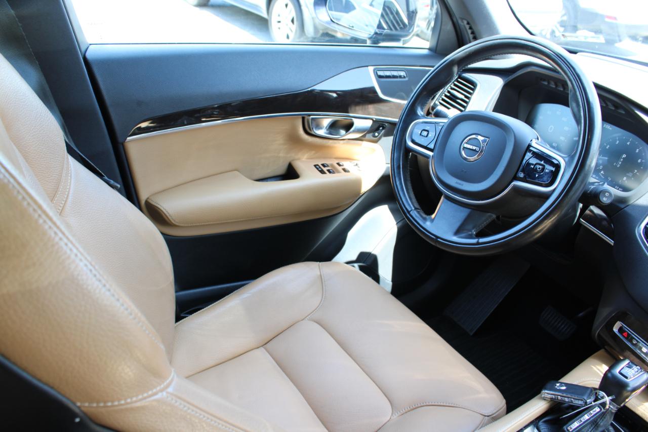Volvo XC90 T6 AWD 7-Passenger Momentum 2017