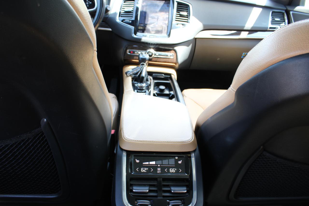 Volvo XC90 T6 AWD 7-Passenger Momentum 2017