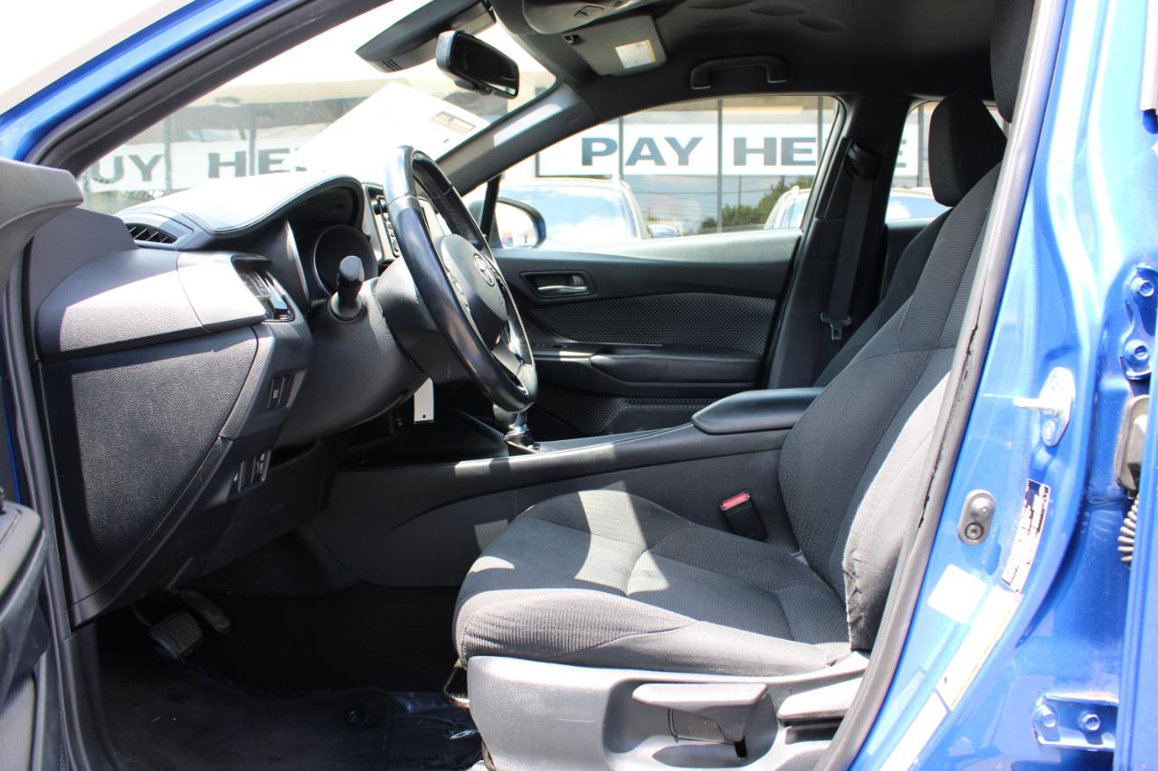 Toyota C-HR XLE FWD (Natl) 2018