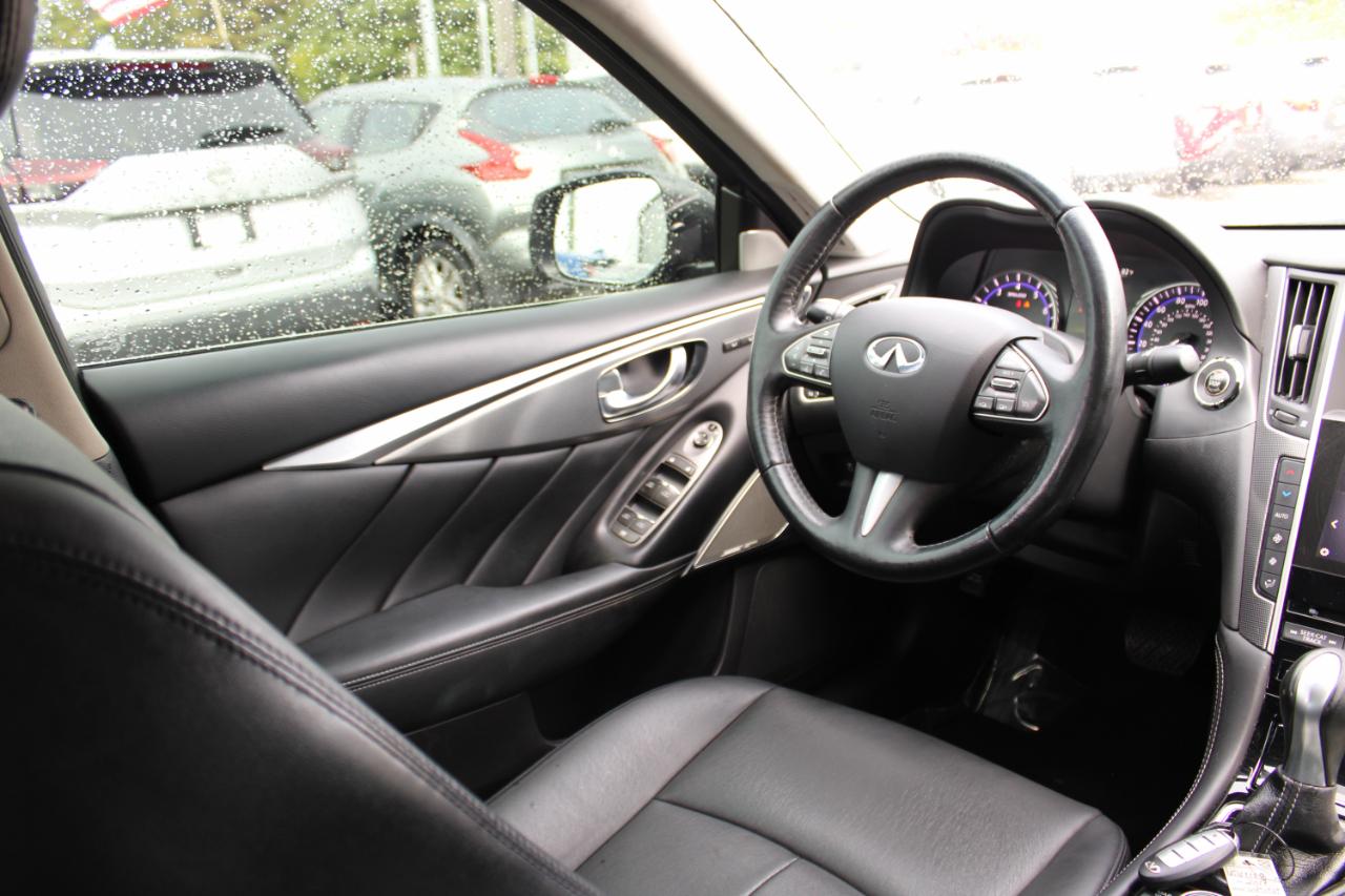 Infiniti Q50 2.0t Premium RWD 2017